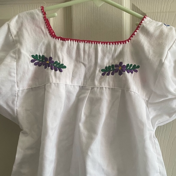 Girls Mexican Embroidered Blouse - Picture 4 of 5